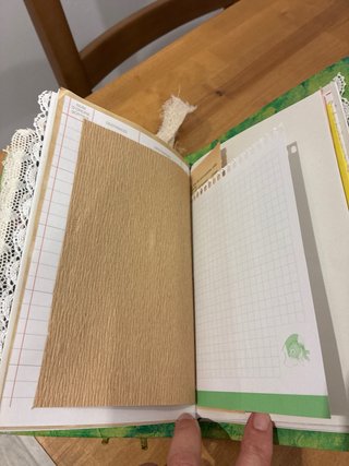 Diario hecho a mano con papel teñido