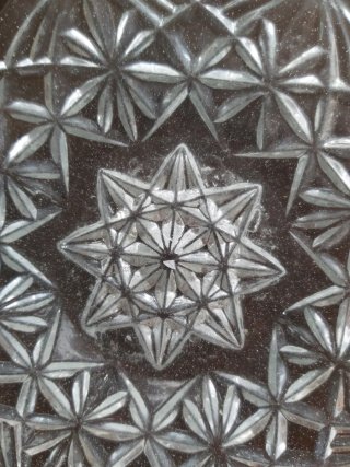 Plato de cristal vintage con diseño estrella