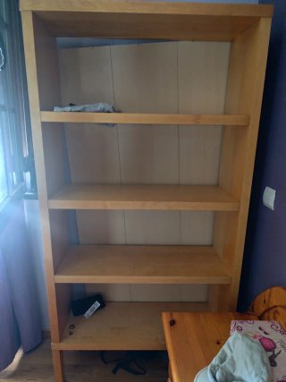 Estantería de madera