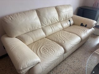 Sofá de piel beige 3 plazas
