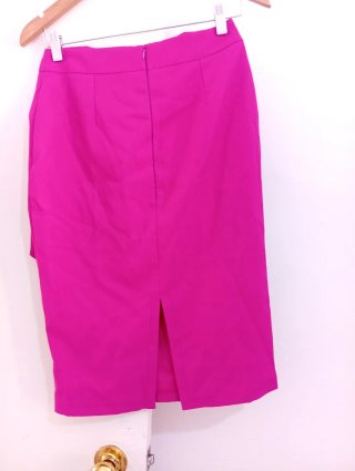 Falda rosa con volantes