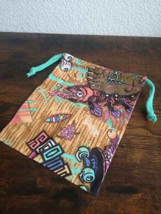 Mochila y saquito tela estampada