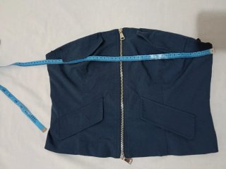 Top azul con cremallera