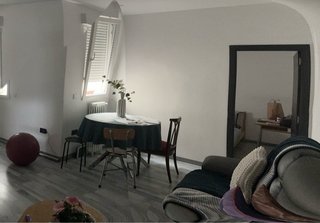 Tavolo da pranzo in vetro moderno