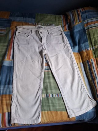 Pantalón capri blanco