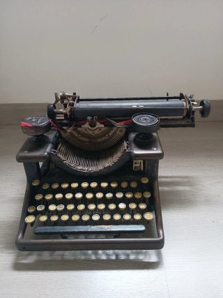 Máquina de escribir antigua