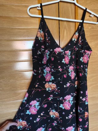 Vestido negro estampado floral