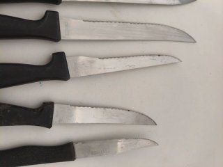 7 cuchillos sierra y mango de plástico