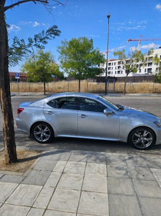 Lexus IS 2010