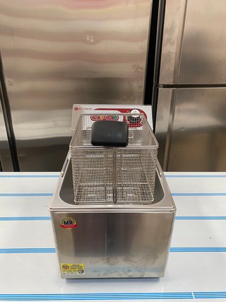 Freidora Eléctrica 8L
