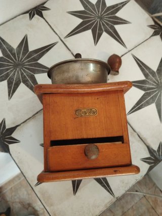 Molinillo de café DEVE antiguo