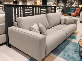 Sofá NUEVO 4 plazas beige con cojines