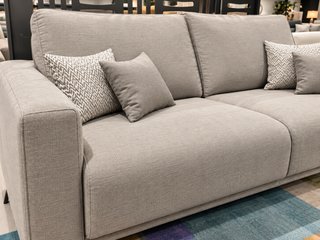 Sofá NUEVO 4 plazas beige con cojines