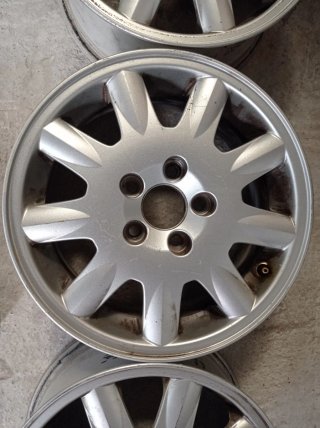 Llantas Volvo 3 unidades