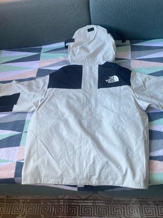 Cortavientos The North Face Blanco y Negro