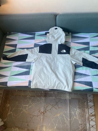 Cortavientos The North Face Blanco y Negro