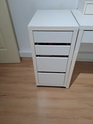 Cajonera blanca con ruedas