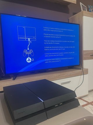 PS4 + 4 Juegos (reformateada de cero)