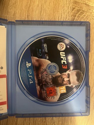 PS4 + 4 Juegos (reformateada de cero)