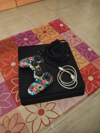 PS4 Slim 500GB + Mando Personalizado
