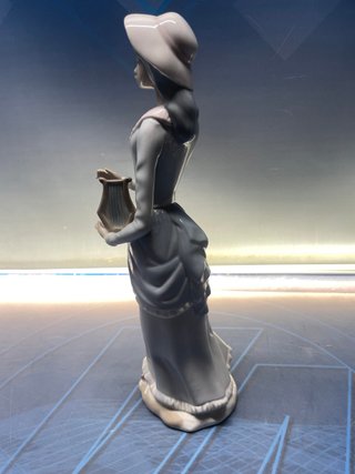 Figura Mujer tocando el arpa, Porcelana Casades 33 CM