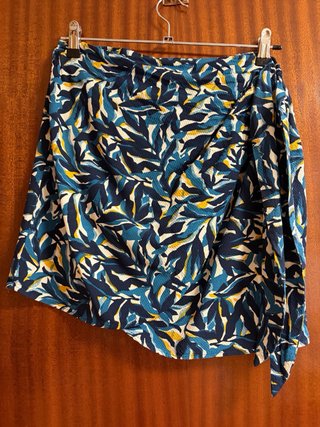 Falda pareo estampado hojas