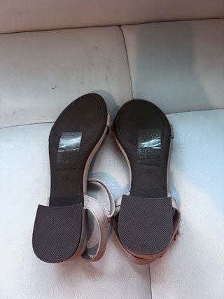 Sandalias tacon bajo color nude talla 36