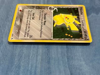 Carta pokémon: Pikachu 93/92 inglés