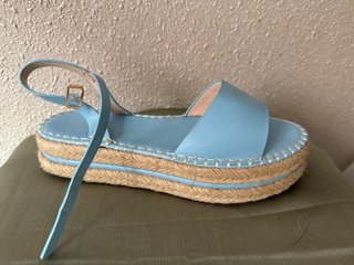 Alpargatas esparto plataforma azul clarito