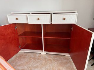 Mueble mimbre blanco 2 puertas y 3 cajones