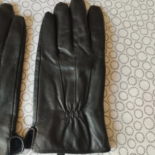 Guantes de piel negros poco usados
