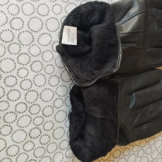 Guantes de piel negros poco usados