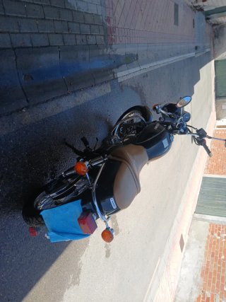 Suzuki TU250X Clásica Negra y Marrón