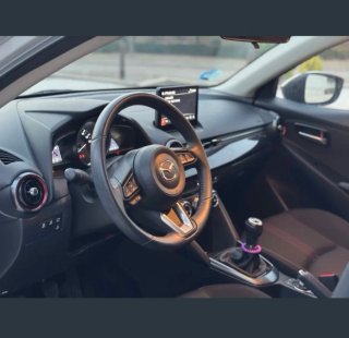 #Coche Mazda 2 Homura 2023 con 40.000KMS