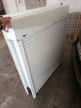 Ventana corredera blanca ancho 119- 131 alto..15 f