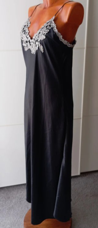 Vestido lencero negro tirantes. Talla L