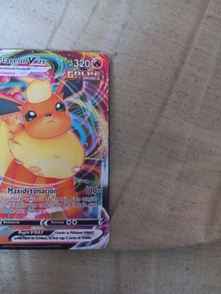 Flareon VMAX Golpe Brusco 2021