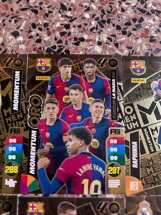 Cartas de fútbol Panini Momentum Oro