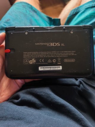 Nintendo 3DS XL con caricatore e stilo sd4gb