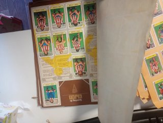 Colección cromos fútbol años 70 Hay algo de 80/81
