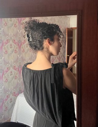 Mono negro elegante