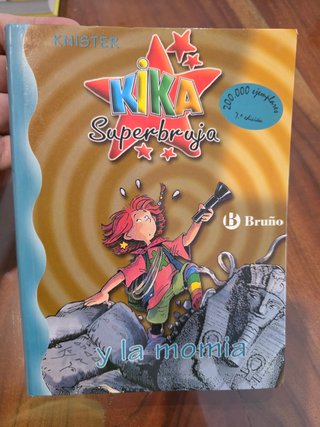 Kika Superbruja y la momia