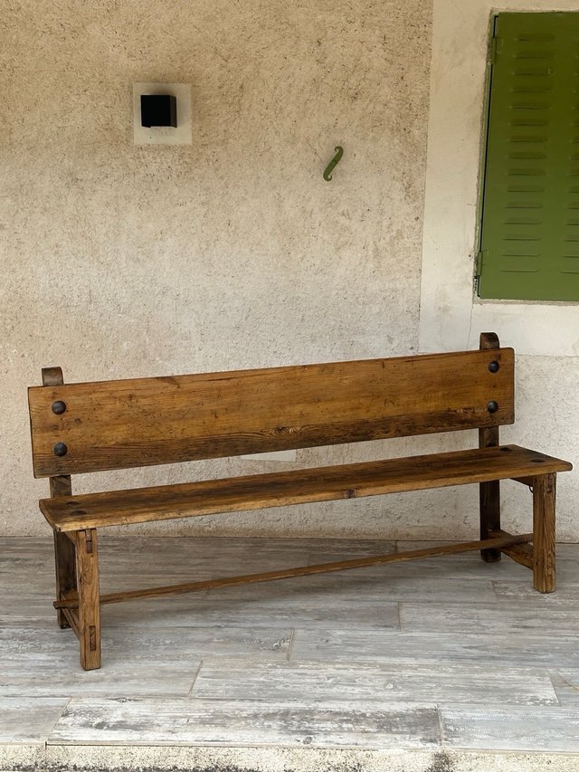 Banco antiguo de madera