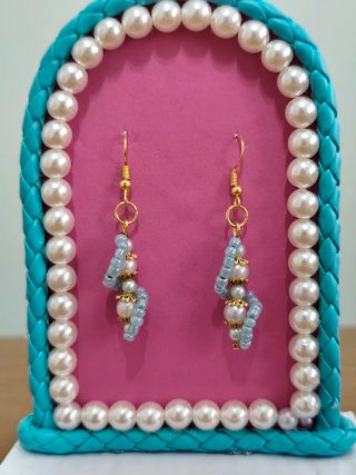 Pendientes de perlas de varios colores