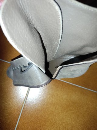 Stivaletti donna con tacco e lacci