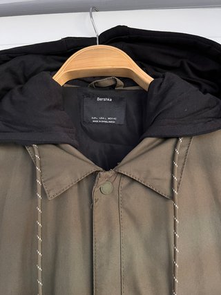 Parka Bershka verde militar