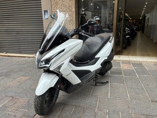 Kymco Grand Dink 300 Euro 5 Blanca