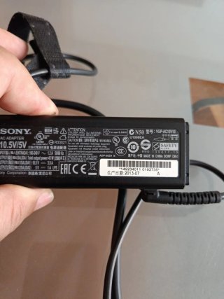 Cargador Sony Vaio VGP-AC10V1 10.5V 3.8A