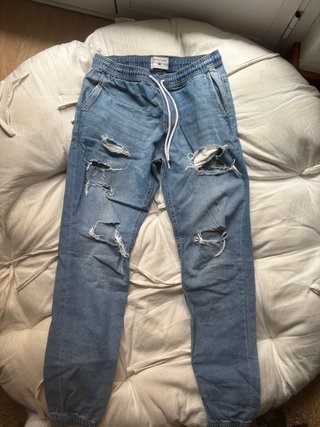 Pantalones vaqueros rotos