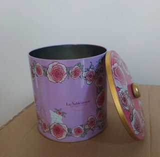 Lata bombonera decorada